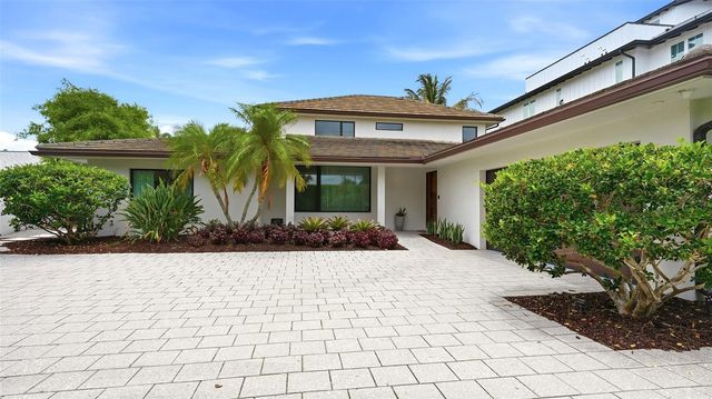 541 S WASHINGTON DRIVE, Sarasota, FL 34236