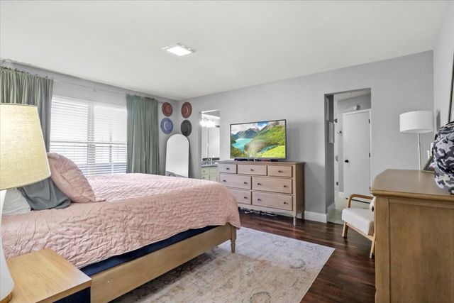 2040 Casa Loma Court, Grapevine, TX 76051