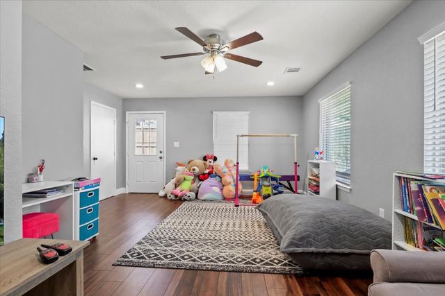 2040 Casa Loma Court, Grapevine, TX 76051