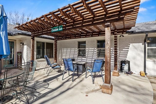 2040 Casa Loma Court, Grapevine, TX 76051