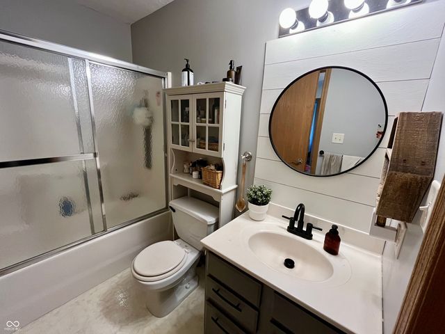 8727 N 30th Street, Terre Haute, IN 47805