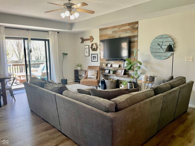 8727 N 30th Street, Terre Haute, IN 47805