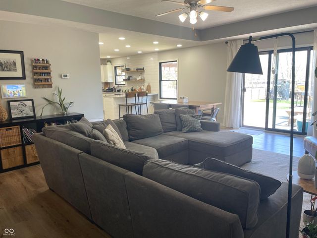 8727 N 30th Street, Terre Haute, IN 47805