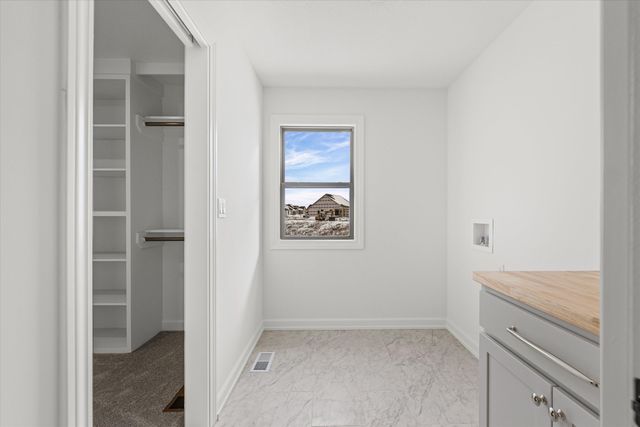 2805 MISTY FLOWER DR, Columbia, MO 65203