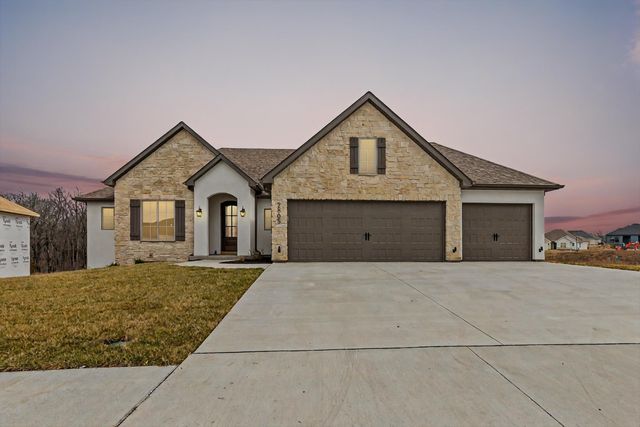 2805 MISTY FLOWER DR, Columbia, MO 65203