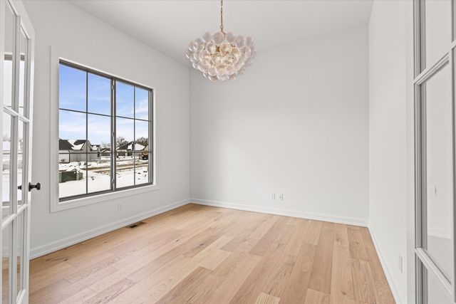 2805 MISTY FLOWER DR, Columbia, MO 65203