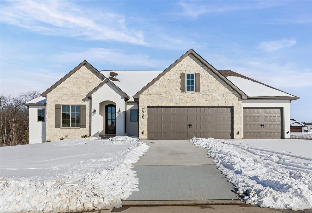 2805 MISTY FLOWER DR, Columbia, MO 65203