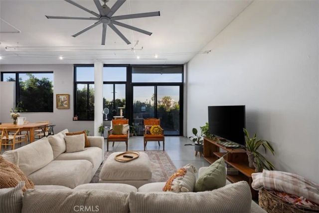 835 Locust Avenue 421, Long Beach, CA 90813