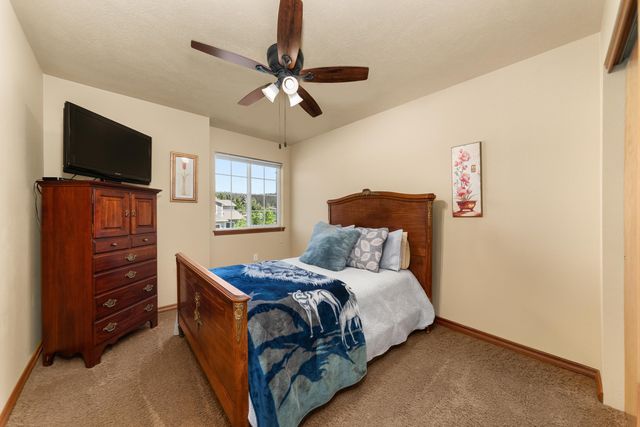 9602 E Hoffman Ln, Spokane, WA 99206