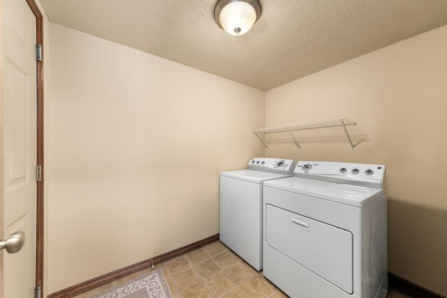 9602 E Hoffman Ln, Spokane, WA 99206