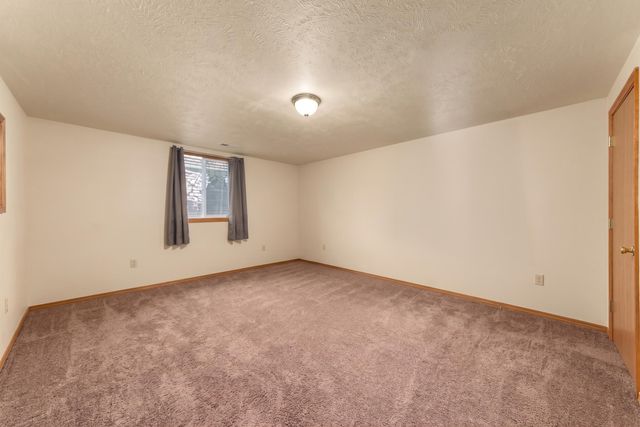 9602 E Hoffman Ln, Spokane, WA 99206
