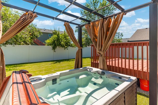 9602 E Hoffman Ln, Spokane, WA 99206