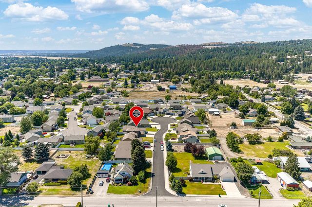 9602 E Hoffman Ln, Spokane, WA 99206