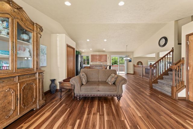 9602 E Hoffman Ln, Spokane, WA 99206