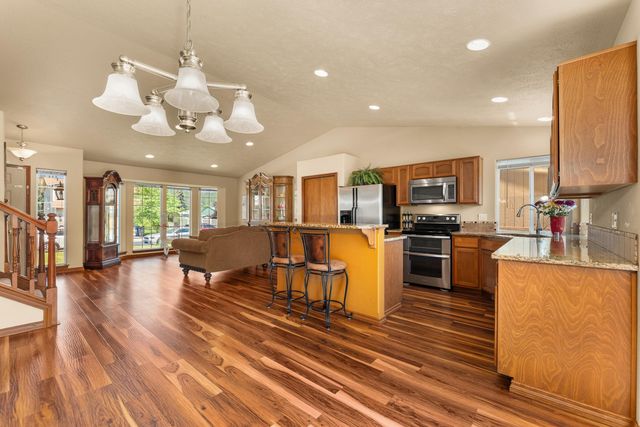 9602 E Hoffman Ln, Spokane, WA 99206
