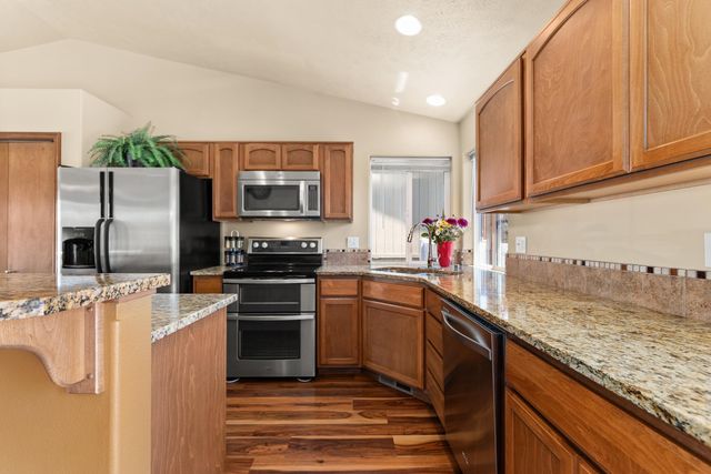 9602 E Hoffman Ln, Spokane, WA 99206