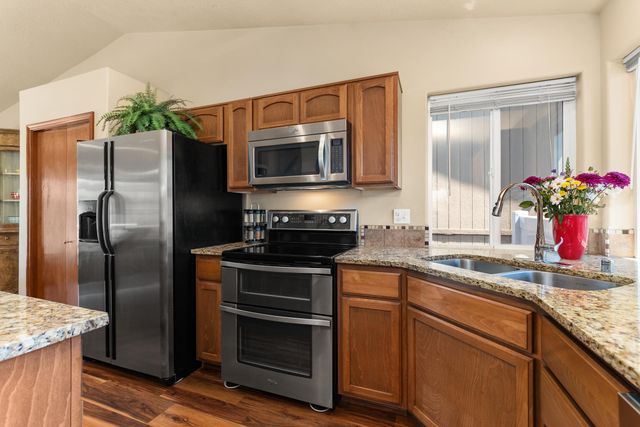 9602 E Hoffman Ln, Spokane, WA 99206
