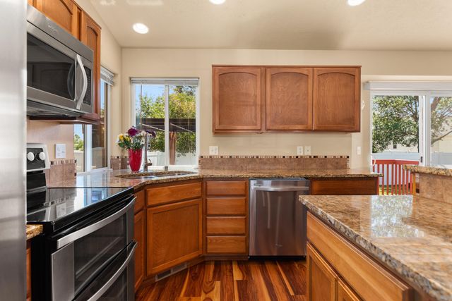 9602 E Hoffman Ln, Spokane, WA 99206