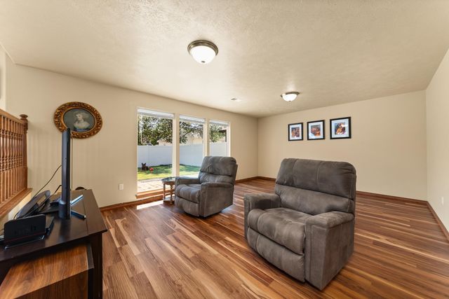 9602 E Hoffman Ln, Spokane, WA 99206