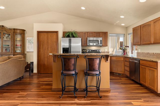 9602 E Hoffman Ln, Spokane, WA 99206