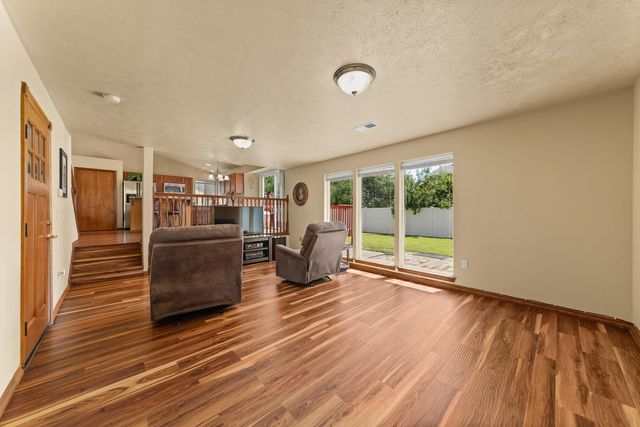 9602 E Hoffman Ln, Spokane, WA 99206