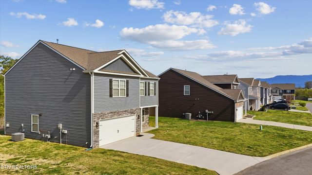 575 Smoky Valley Lane, Seymour, TN 37865