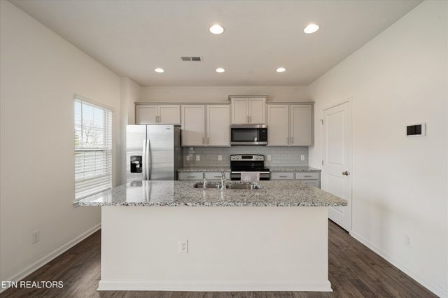 575 Smoky Valley Lane, Seymour, TN 37865