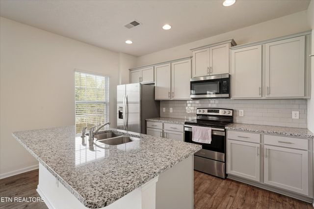 575 Smoky Valley Lane, Seymour, TN 37865