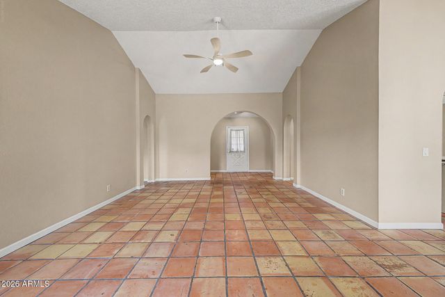 6433 W KINGS Avenue, Glendale, AZ 85306