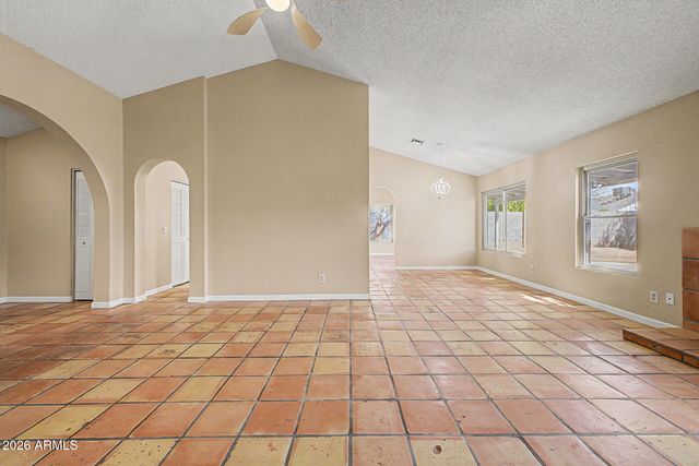 6433 W KINGS Avenue, Glendale, AZ 85306