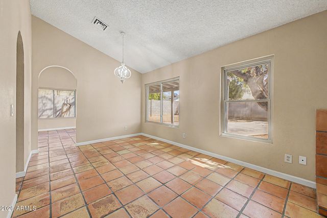 6433 W KINGS Avenue, Glendale, AZ 85306