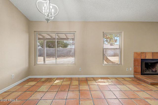 6433 W KINGS Avenue, Glendale, AZ 85306
