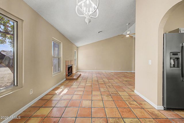 6433 W KINGS Avenue, Glendale, AZ 85306