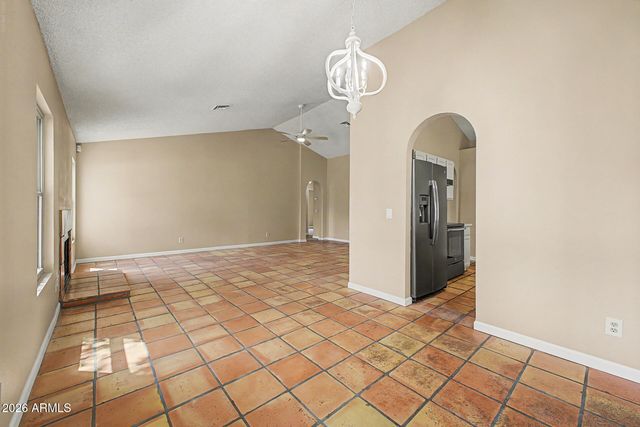 6433 W KINGS Avenue, Glendale, AZ 85306