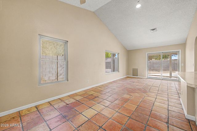 6433 W KINGS Avenue, Glendale, AZ 85306