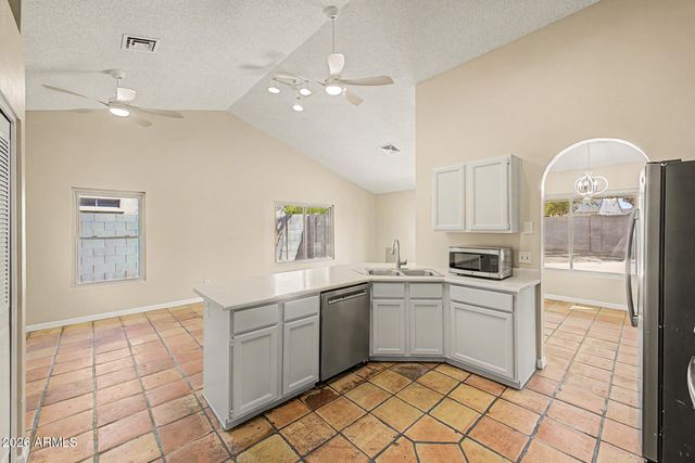 6433 W KINGS Avenue, Glendale, AZ 85306