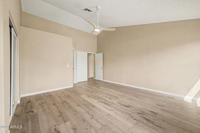 6433 W KINGS Avenue, Glendale, AZ 85306