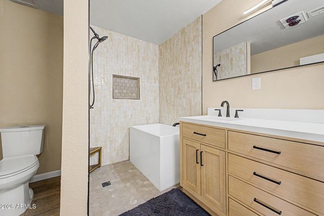 6433 W KINGS Avenue, Glendale, AZ 85306