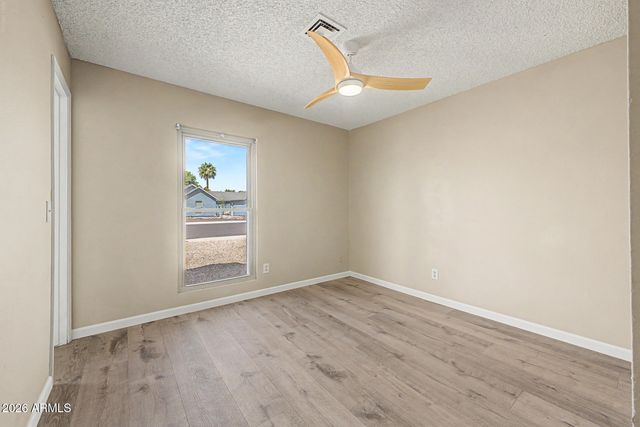 6433 W KINGS Avenue, Glendale, AZ 85306