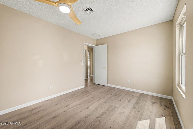 6433 W KINGS Avenue, Glendale, AZ 85306