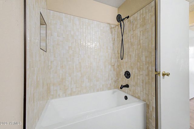 6433 W KINGS Avenue, Glendale, AZ 85306