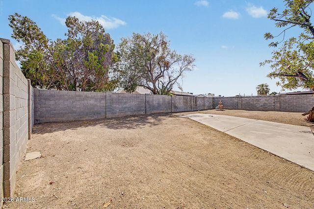 6433 W KINGS Avenue, Glendale, AZ 85306