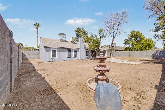 6433 W KINGS Avenue, Glendale, AZ 85306