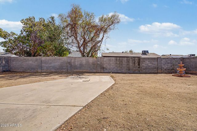 6433 W KINGS Avenue, Glendale, AZ 85306