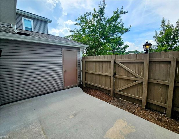 4008 Trenwith LN, Virginia Beach, VA 23456