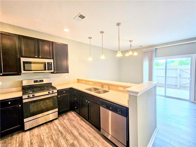 4008 Trenwith LN, Virginia Beach, VA 23456