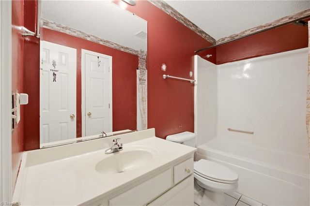 240 Silver Lake Drive, Burlington, NC 27215
