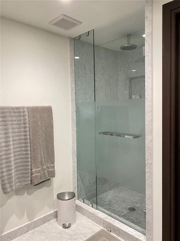 1000 Brickell Plaza 3807, Miami, FL 33131