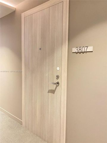 1000 Brickell Plaza 3807, Miami, FL 33131