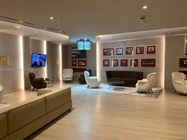 1000 Brickell Plaza 3807, Miami, FL 33131